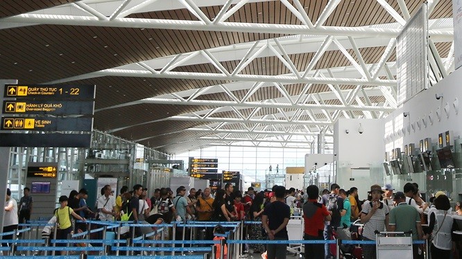 Khách du lịch đến Đà Nẵng bằng đường hàng không tăng mạnh