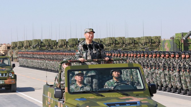 Dư luận quốc tế ngày càng lo ngại về sự trỗi dậy của Trung Quốc, nhất là việc gia tăng sức mạnh quân sự (Ảnh: Tân Hoa xã).