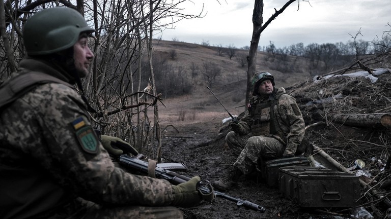 Các binh sĩ Ukraine trên chiến trường (Ảnh: AFP)