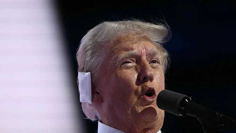 Ứng cử viên Tổng thống Mỹ Donald Trump phát biểu tại Đại hội toàn quốc của Đảng Cộng hòa ở Milwaukee, Wisconsin, ngày 18/7 (Ảnh: AFP)