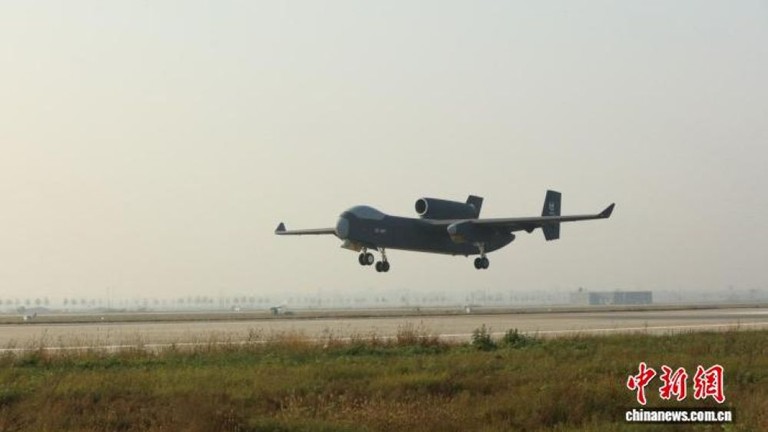 Ngày 11/12, UAV tàu mẹ "Cửu Thiên" đã bay thử chuyến đầu tiên thành công. Ảnh: CNS.