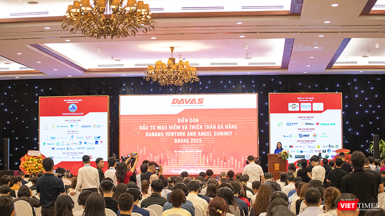 Sáng 30/5, Diễn đàn Đầu tư Mạo hiểm và Thiên thần Đà Nẵng 2025 - “Danang Venture and Angel Summit 2025” (DAVAS 2025) đã khai mạc với sự tham dự của hơn 20 nhà đầu tư và quỹ đầu tư danh tiếng đến từ nhiều quốc gia.