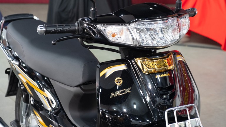 "Hàng độc" Honda Dream NCX giá 148 triệu đồng về Việt Nam 