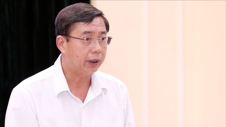 Thiếu tướng Trần Đình Chung, Phó Cục trưởng Cục An ninh chính trị nội bộ, Bộ Công an, thông tin tại họp báo. Ảnh: MOET.