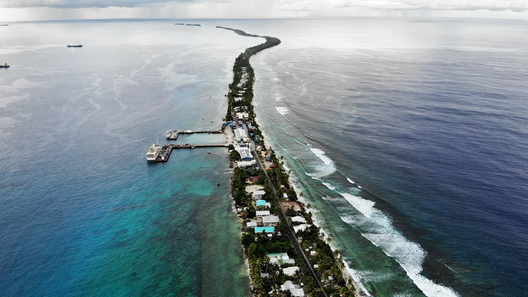Nằm ở Thái Bình Dương, Tuvalu là một trong những quốc gia xa xôi và biệt lập nhất thế giới. Ảnh: Getty.
