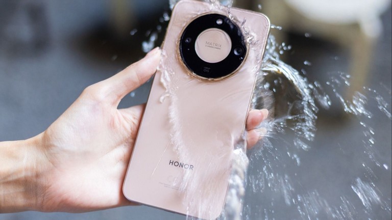 Smartphone "nồi đồng, cối đá" ra mắt tại Việt Nam, giá từ 10 triệu đồng