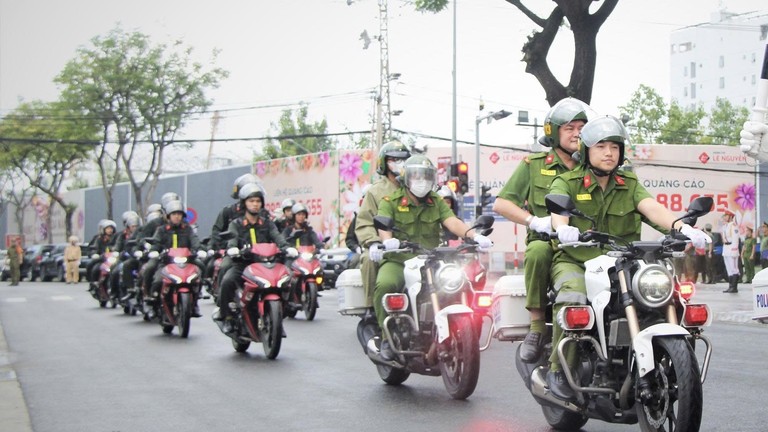 Quang cảnh lễ ra quân cao điểm tấn công tội phạm của Công an TP Đà Nẵng.