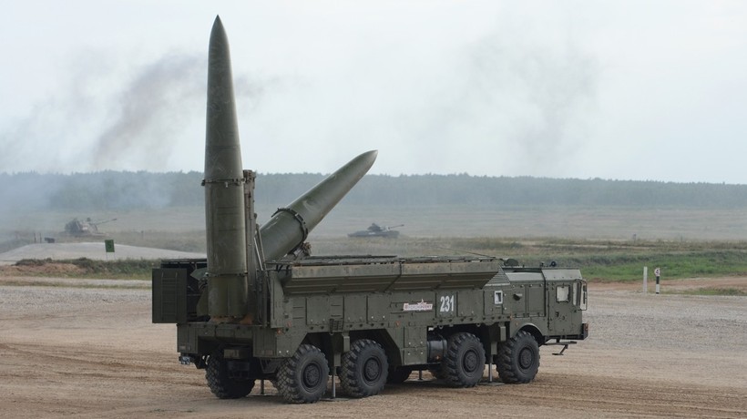 Hệ thống tên lửa đạn đạo tầm ngắn di động Iskander của Nga (Ảnh: Sputnik)