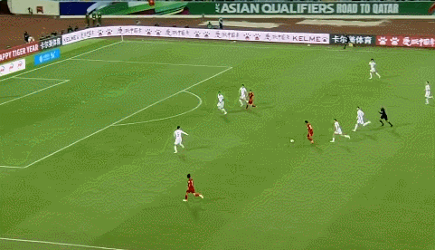 Bàn thua thứ ba của tuyển Trung Quốc (Ảnh: Sohu).