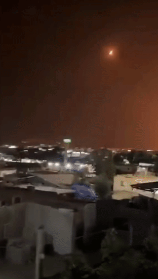 Don tan cong ten lua.gif