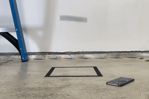 Một thử nghiệm khác lại cho thấy iPhone 11 Pro Max chỉ vỡ khi thả rơi từ độ cao hơn 3 mét. Nguồn: EverythingsApplePro