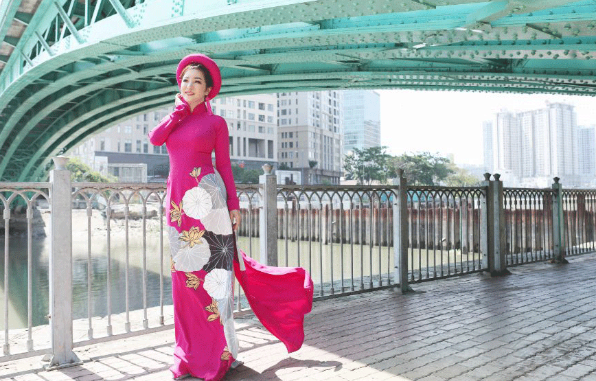 Nghệ sĩ cống hiến cho cuộc sống những khoảnh khắc đẹp bên cây cầu cổ xưa nhất Sài Gòn Nghệ sĩ cống hiến cho cuộc sống những khoảnh khắc đẹp bên cây cầu cổ xưa nhất Sài Gòn