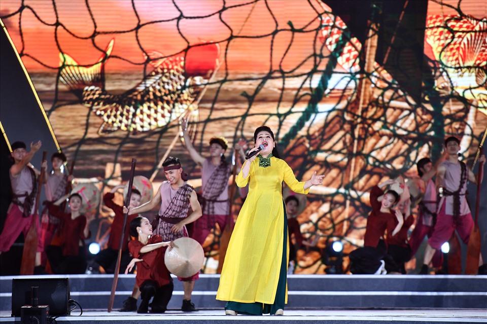 Ca sĩ Anh Thơ với ca khúc xa khơi Ca sĩ Anh Thơ với ca khúc xa khơi