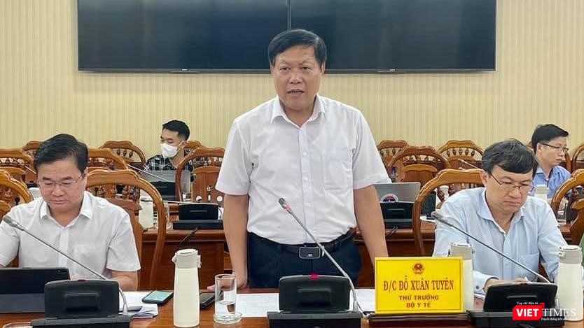 Thứ trưởng Bộ Y tế Đỗ Xuân Tuyên, Phó Trưởng ban Thường trực Ban Chỉ đạo Quốc gia phòng, chống dịch COVID-19