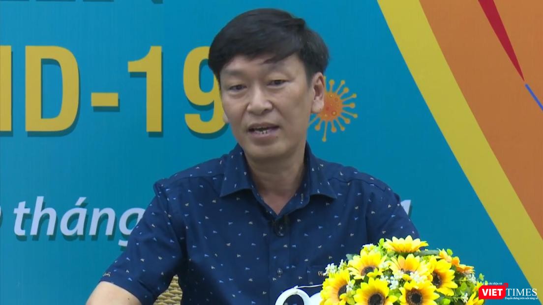BS Nguyễn Thanh Trường – Phó Giám đốc BV Bệnh Nhiệt đới TP.HCM kêu gọi mọi người đừng do dự, hãy tiêm vaccine COVID-19 - Ảnh: Hoà Bình