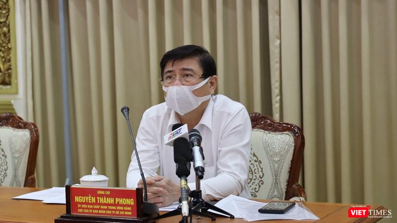 Chủ tịch UBND TP.HCM, ông Nguyễn Thành Phong nhấn mạnh các lực lượng chống dịch không được chủ quan - Ảnh: TTBC Chủ tịch UBND TP.HCM, ông Nguyễn Thành Phong nhấn mạnh các lực lượng chống dịch không được chủ quan - Ảnh: TTBC