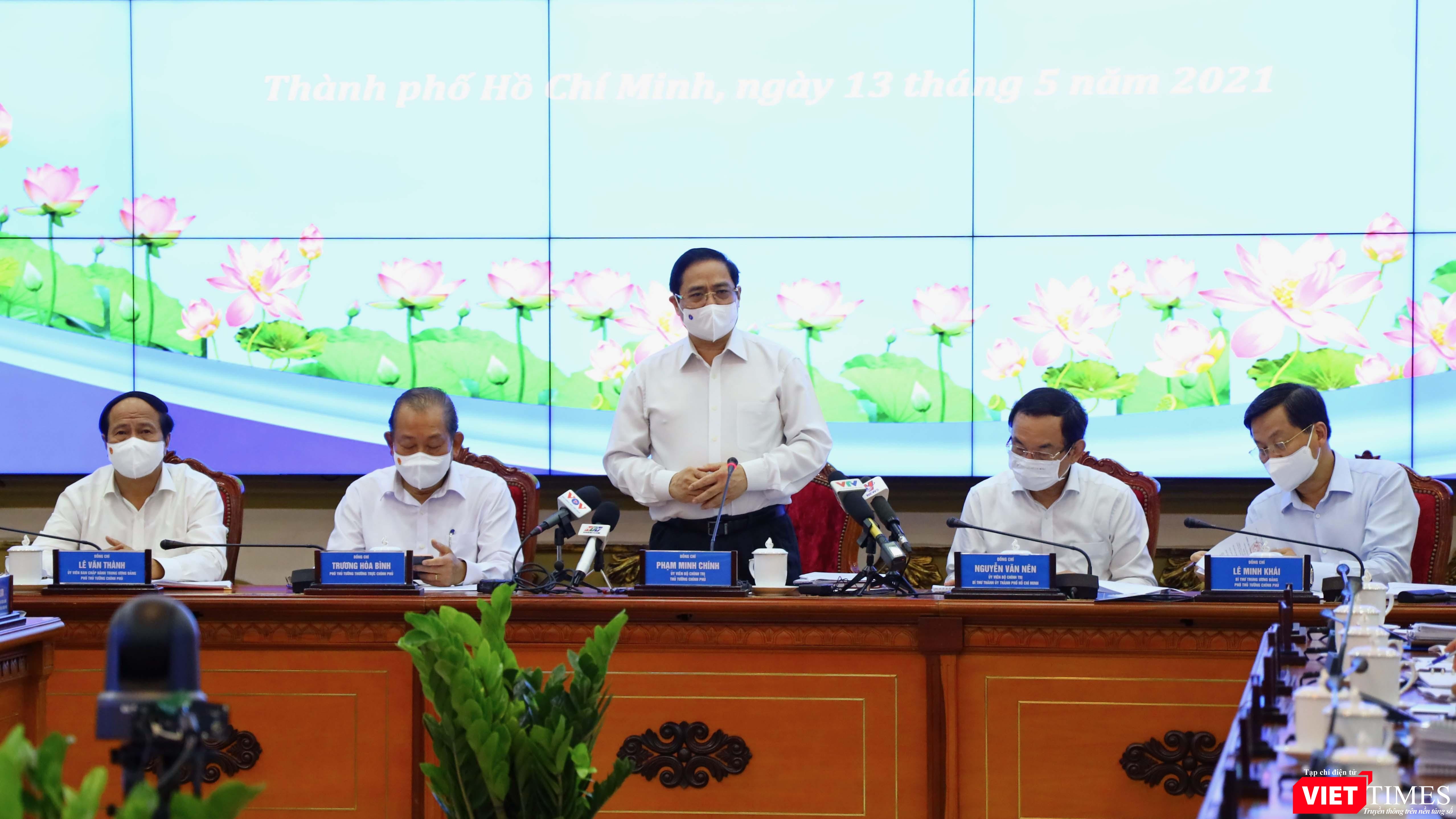 Thủ tướng chỉ đạo tại cuộc họp với TP.HCM ngày 13/5 - Ảnh: Huyền Mai Thủ tướng chỉ đạo tại cuộc họp với TP.HCM ngày 13/5 - Ảnh: Huyền Mai