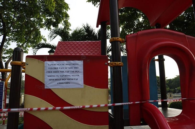 Tạm dừng hoạt động vui chơi tại vườn hoa công viên - Ảnh: TTBC Tạm dừng hoạt động vui chơi tại vườn hoa công viên - Ảnh: TTBC