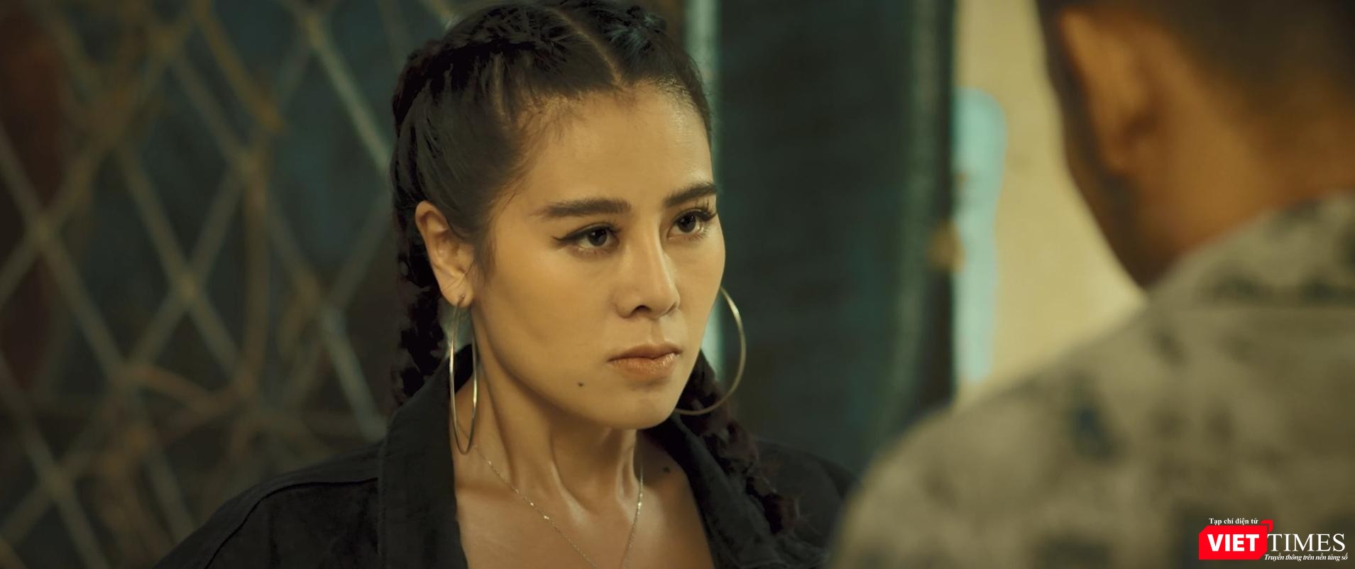 Đặc biệt, từ “Thương” trong tên của cô không có nghĩa là yêu thương mà nằm trong chữ sát thương Đặc biệt, từ “Thương” trong tên của cô không có nghĩa là yêu thương mà nằm trong chữ sát thương