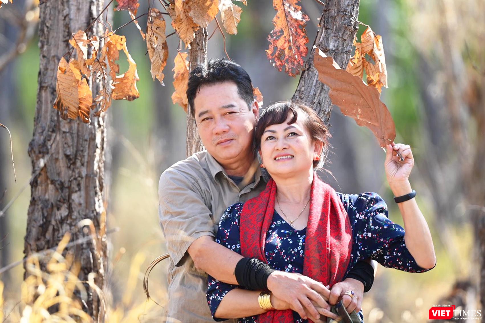 Phù Thủy Mai Công Tuyết Trinh tháp tùng Ma Rừng Nguyễn Thanh Liêm vào VQG Yok Đôn săn ảnh chim