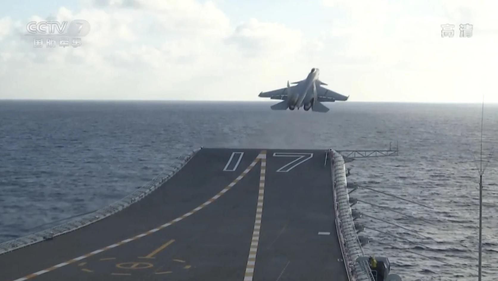 Trung Quốc giờ sở hữu 2 tàu sân bay đang hoạt động (Ảnh: CCTV)