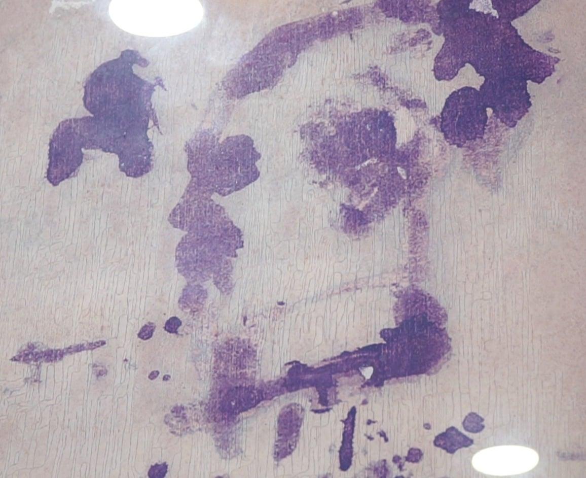 Bức tranh bằng máu của họa sĩ Lê Duy Ứng. Bức tranh bằng máu của họa sĩ Lê Duy Ứng.