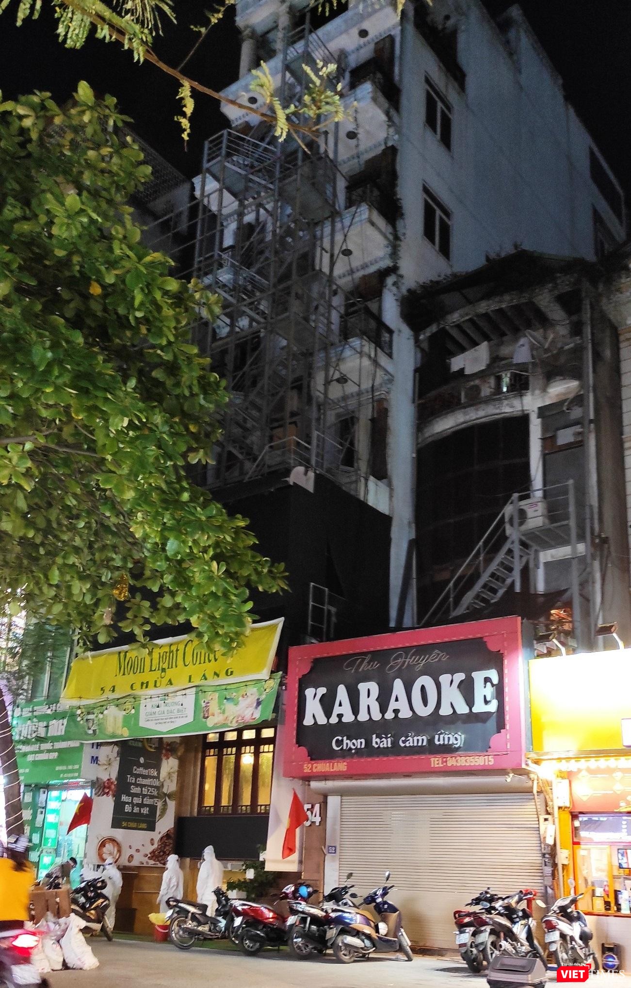 Được biết, căn nhà 54 Chùa Láng có 7 tầng nổi, 1 tầng hầm.