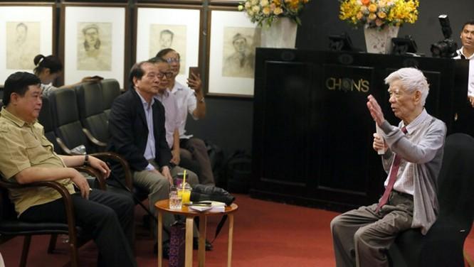 Ông Nguyễn Đình Hương tại Lễ kỷ niệm 90 năm ngày sinh của ông (do CLB Cafe Số tổ chức)- ngày 17/10/2019. Ông Nguyễn Đình Hương tại Lễ kỷ niệm 90 năm ngày sinh của ông (do CLB Cafe Số tổ chức)- ngày 17/10/2019.