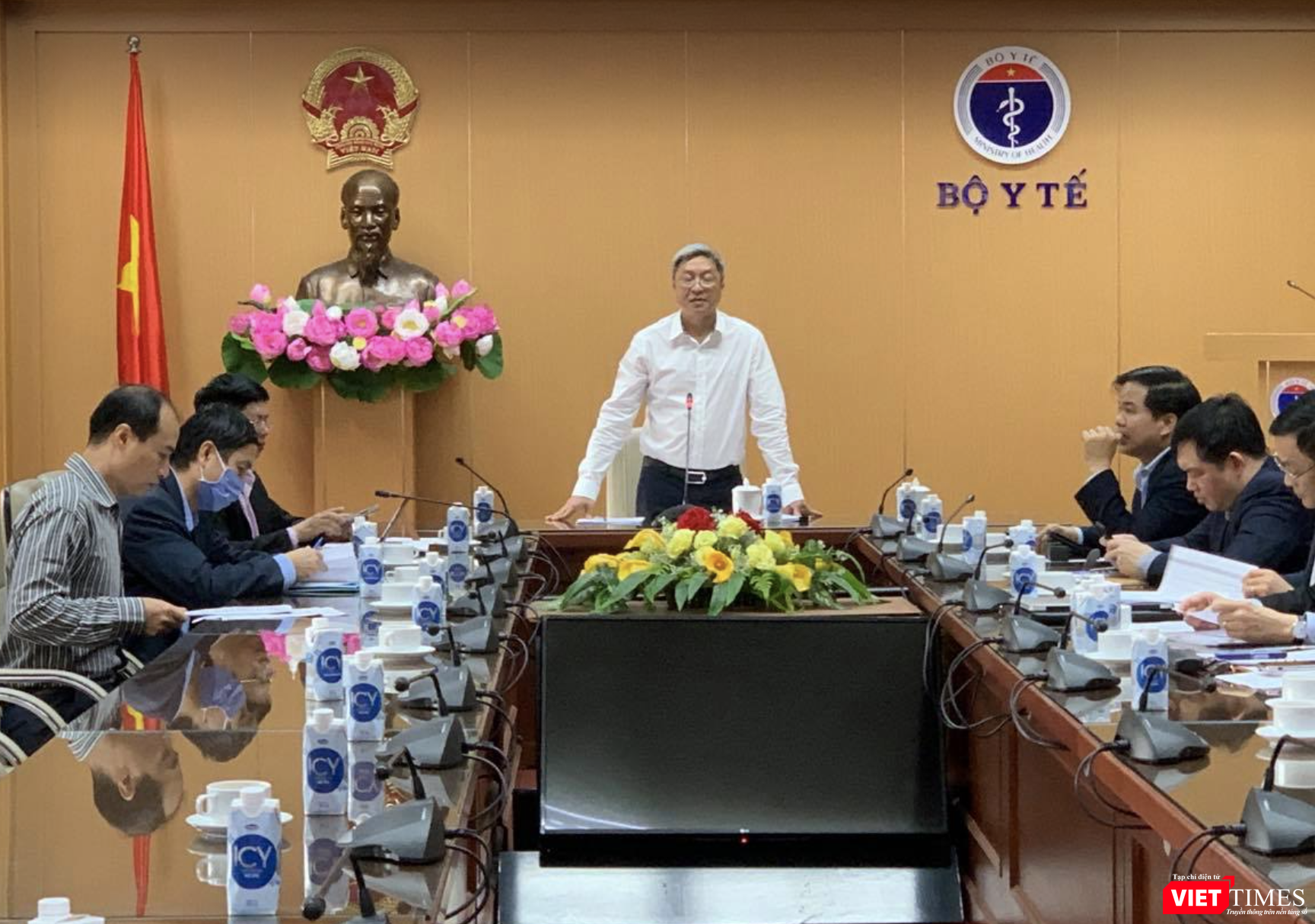 Thứ trưởng Bộ Y tế Nguyễn Trường Sơn chỉ đạo công tác phòng, chống dịch (Ảnh - Thanh Hằng) Thứ trưởng Bộ Y tế Nguyễn Trường Sơn chỉ đạo công tác phòng, chống dịch (Ảnh - Thanh Hằng)
