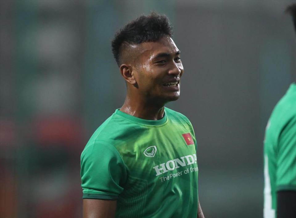 Thủ môn Thủ môn Y Êli Niê gặp chấn thương cổ chân dù chỉ vừa trải qua 1 buổi tập cùng U22 Việt Nam