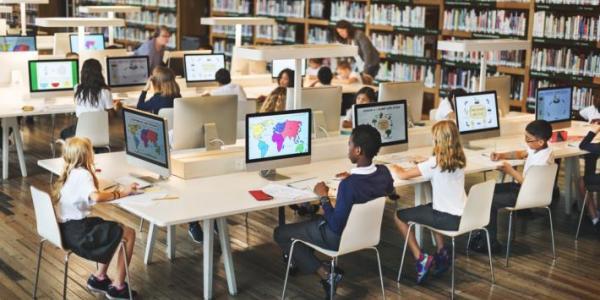 Kết hợp IoT-GSI vào môi trường học đường (Ảnh: Built In) Kết hợp IoT-GSI vào môi trường học đường (Ảnh: Built In)