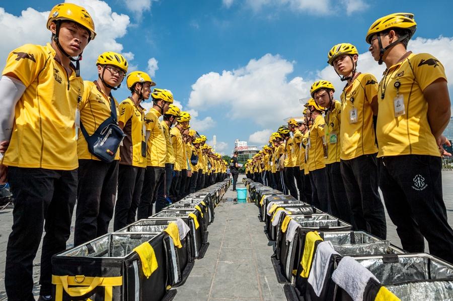 Nhân viên giao hàng của Meituan.