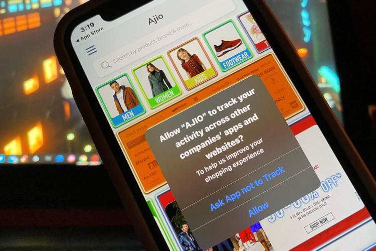 iOS 14.5 sẽ minh bạch hơn về thu thập dữ liệu, và đó là tin buồn với Facebook, Google. Ảnh: Beebom. iOS 14.5 sẽ minh bạch hơn về thu thập dữ liệu, và đó là tin buồn với Facebook, Google. Ảnh: Beebom.