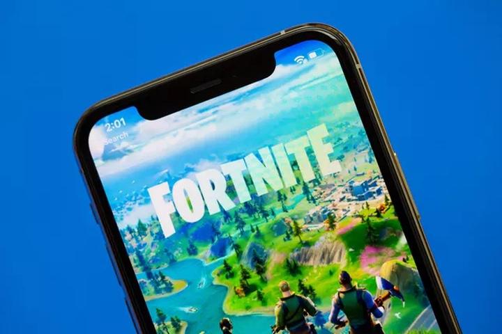 Fortnite đã bị cấm trên các thiết bị iOS sau khi Epic Games lên tiếng thách thức Apple.