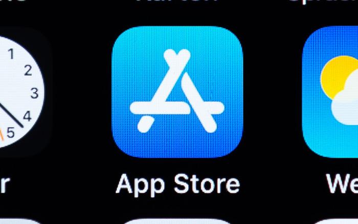 Microsoft ủng hộ Epic Games về mặt tinh thần trong cuộc chiến pháp lí với Apple.