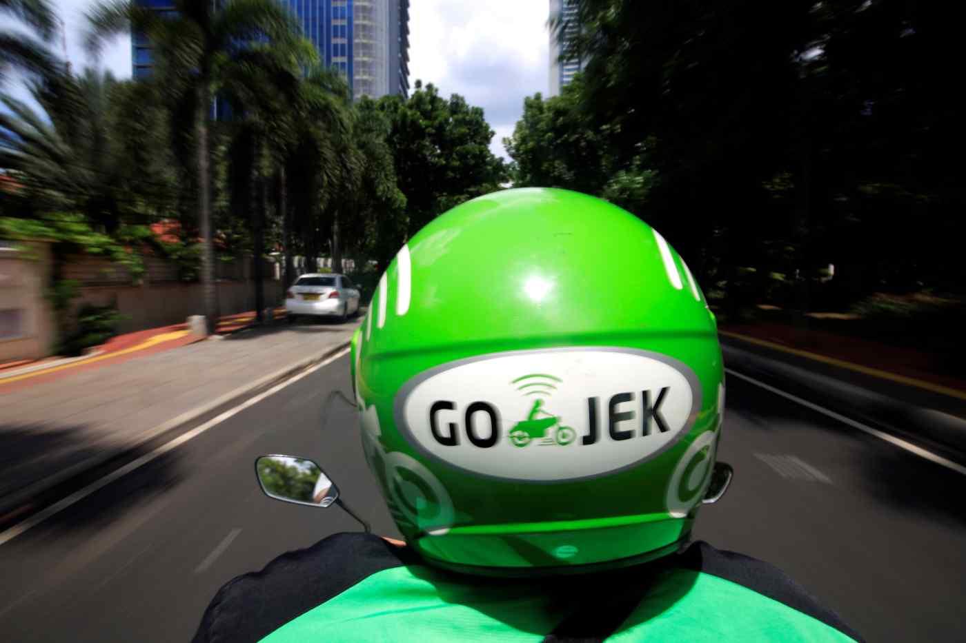 Gojek nói sẽ mở dịch vụ gọi xe 4 bánh và ví điện tử tại Việt Nam. Ảnh: Reuters Gojek nói sẽ mở dịch vụ gọi xe 4 bánh và ví điện tử tại Việt Nam. Ảnh: Reuters