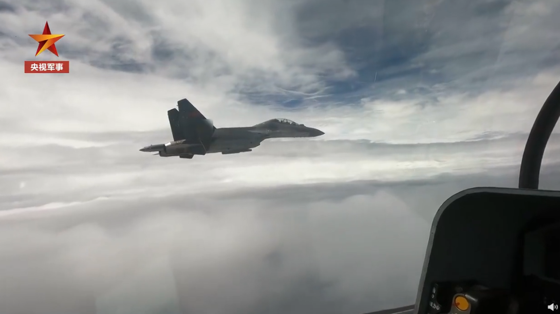 Liên tục cho máy bay bay vào ADIZ Đài Loan được cho là hành động của Trung Quốc nhằm thực hiện sách lược "Xung đột vùng xám" (Ảnh: CCTV). Liên tục cho máy bay bay vào ADIZ Đài Loan được cho là hành động của Trung Quốc nhằm thực hiện sách lược "Xung đột vùng xám" (Ảnh: CCTV).