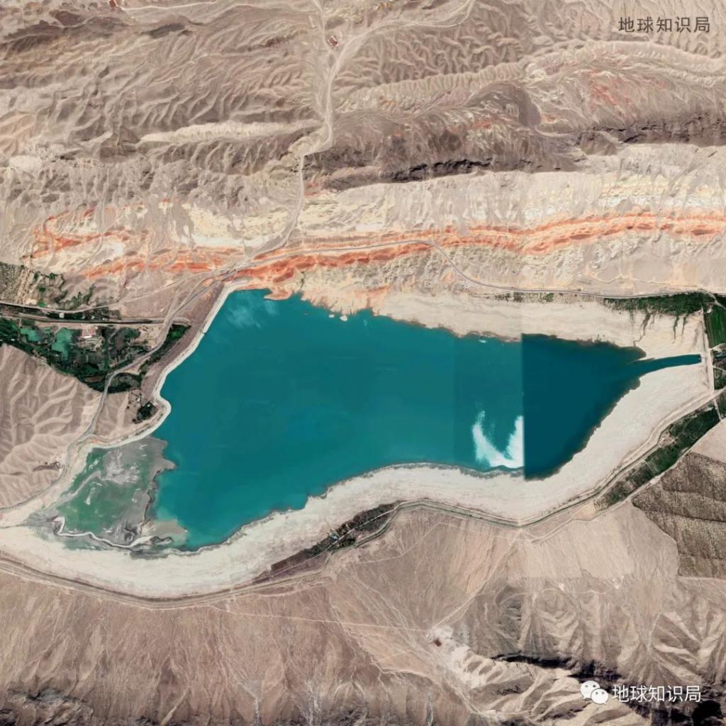 Ảnh vệ tinh chụp hồ nước cung cấp cho ba nước sử dụng (Ảnh: Zaker).