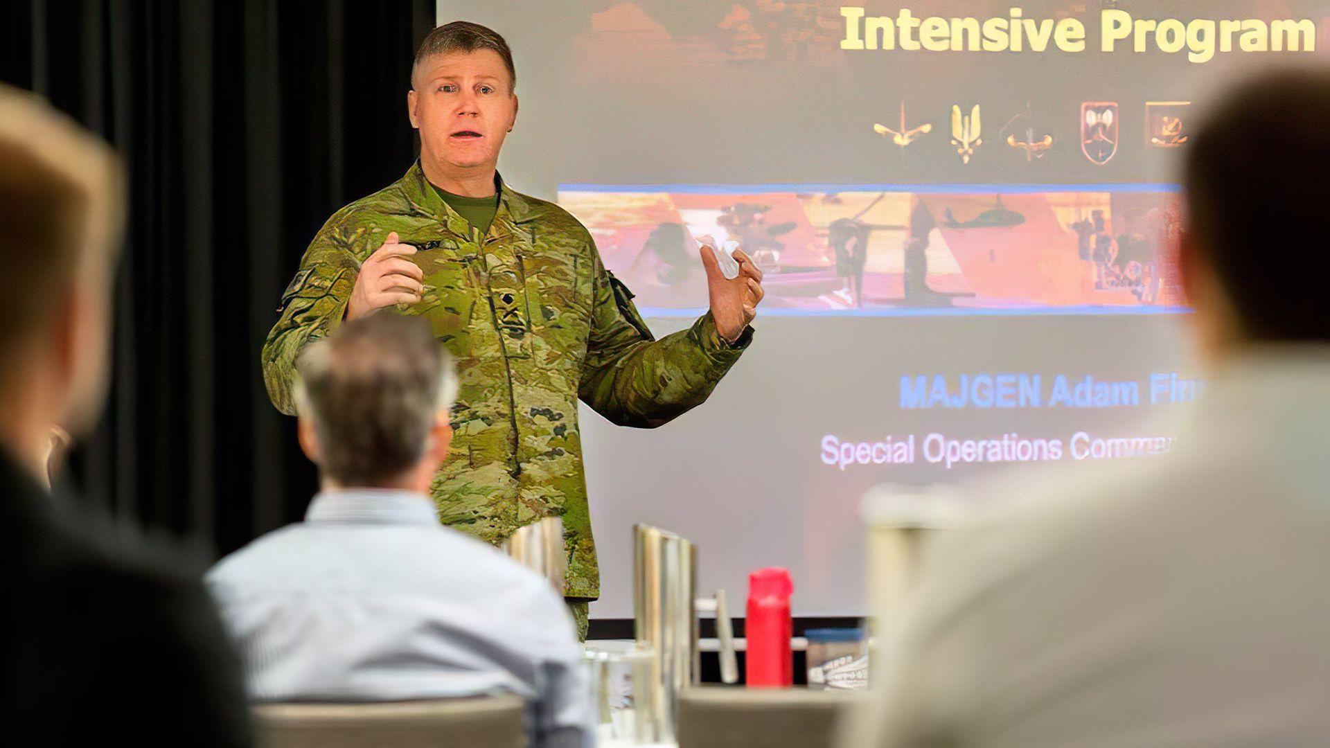 Ông Adam Findlay hiện đang là cố vấn của Bộ Quốc phòng Australia (Ảnh: Đa Chiều). Ông Adam Findlay hiện đang là cố vấn của Bộ Quốc phòng Australia (Ảnh: Đa Chiều).