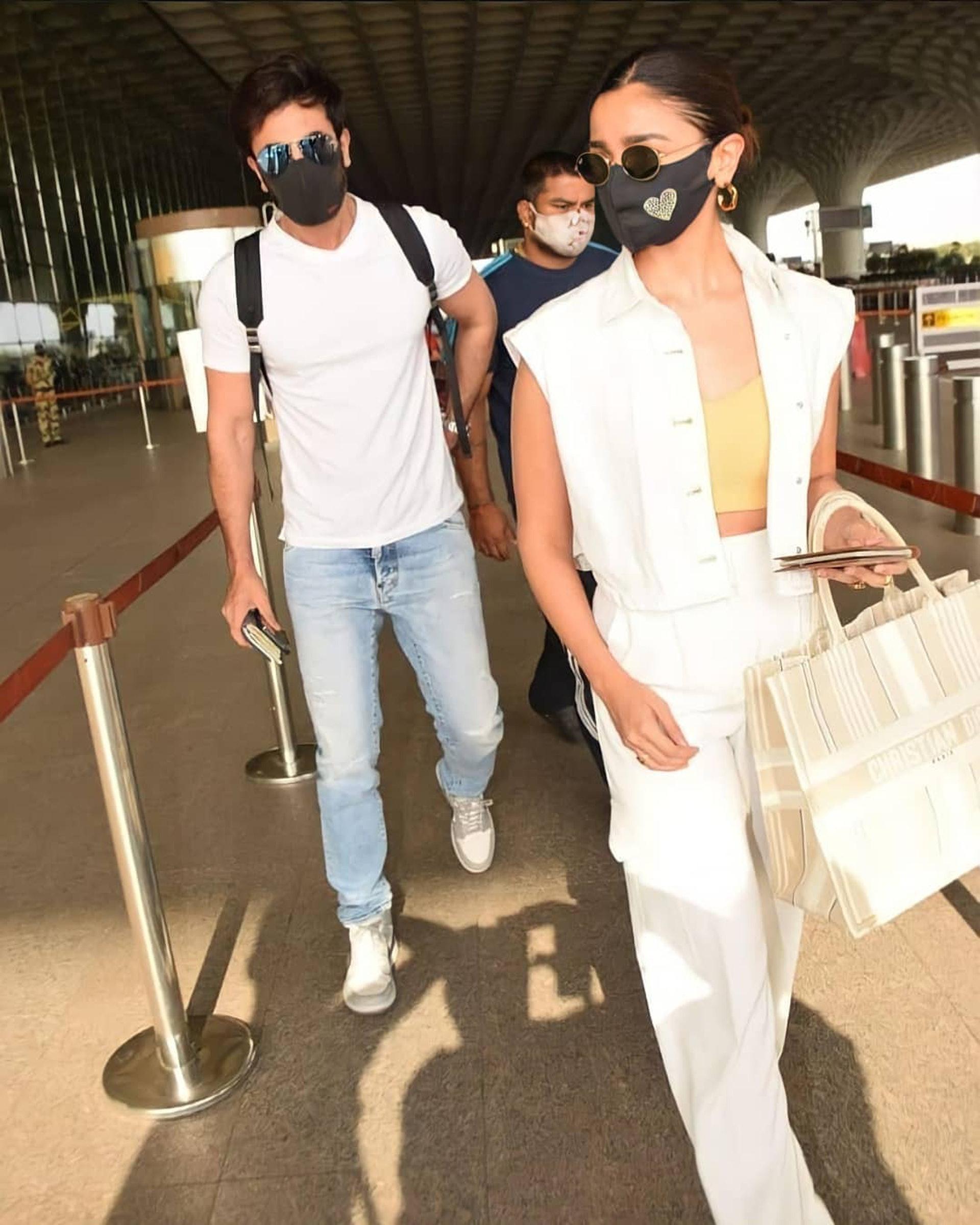 Các nhà giàu Ấn Độ tới Maldives du lịch mang theo SARS-CoV-2 (Ảnh: AP). Các nhà giàu Ấn Độ tới Maldives du lịch mang theo SARS-CoV-2 (Ảnh: AP).