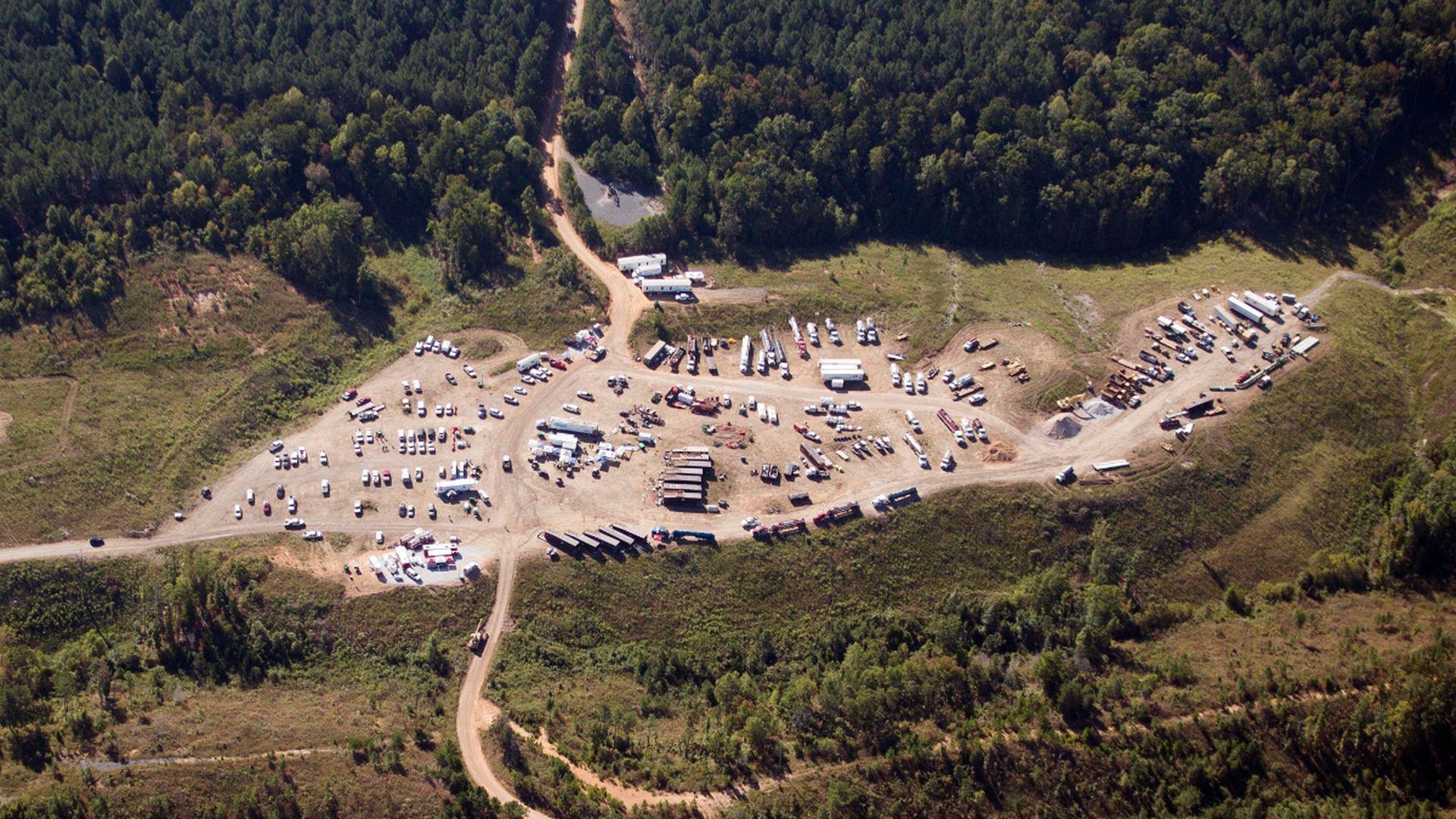 Một trạm cung ứng xăng dầu bị ngừng hoạt động vì không có nguồn cung (Ảnh: Dwnews).