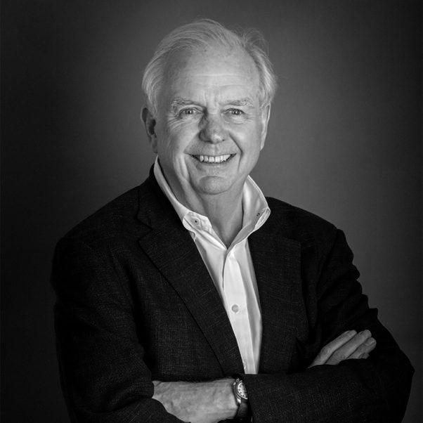 Giáo sư Thomas Vallely, Giám đốc Chương trình Việt Nam tại ĐH Harvard, người sáng lập Đại học Fulbright Việt Nam. Ông Vallely có hơn 30 năm gắn bó với Việt Nam và nhiều dịp tiếp xúc, làm việc với Ngoại trưởng Nguyễn Cơ Thạch. Ảnh: NVCC Giáo sư Thomas Vallely, Giám đốc Chương trình Việt Nam tại ĐH Harvard, người sáng lập Đại học Fulbright Việt Nam. Ông Vallely có hơn 30 năm gắn bó với Việt Nam và nhiều dịp tiếp xúc, làm việc với Ngoại trưởng Nguyễn Cơ Thạch. Ảnh: NVCC