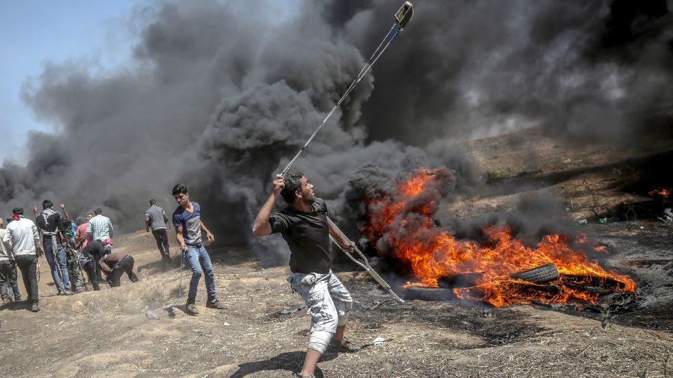 Người dân Palestines biểu tình phản đối Israel tại Gaza. Ảnh: DW