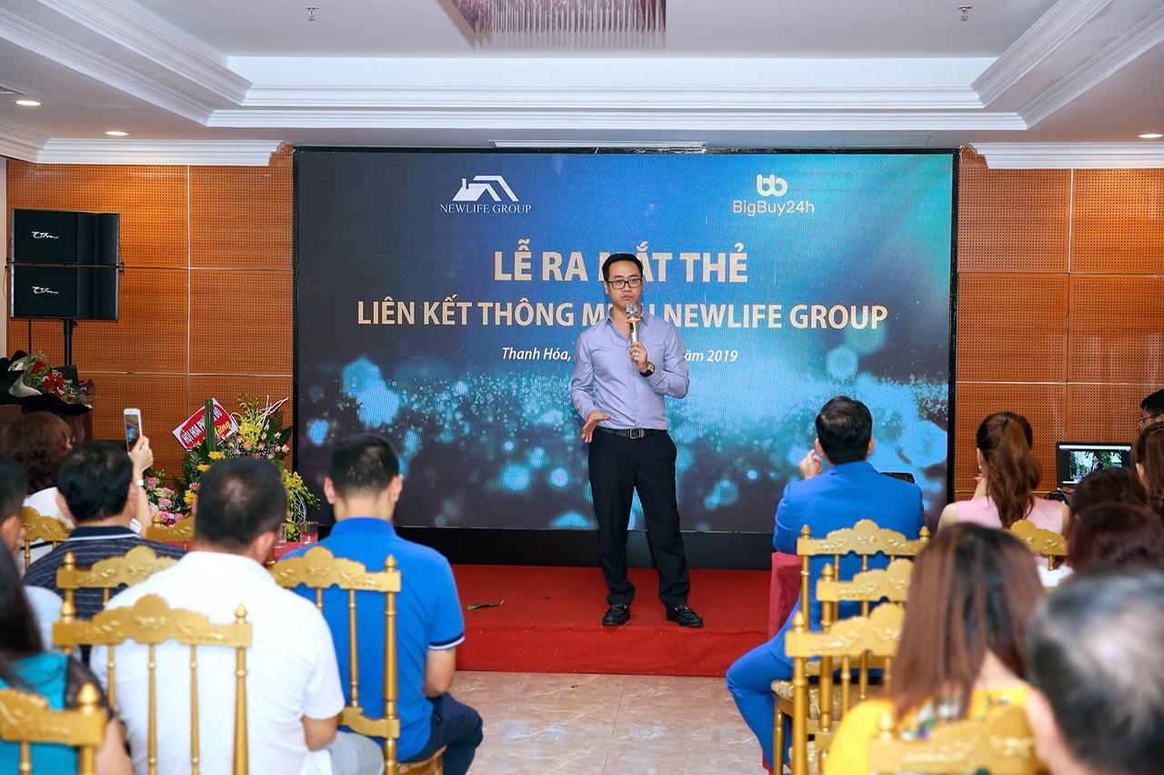 Ông Nguyễn Văn Anh tại một sự kiện của Newlife Group