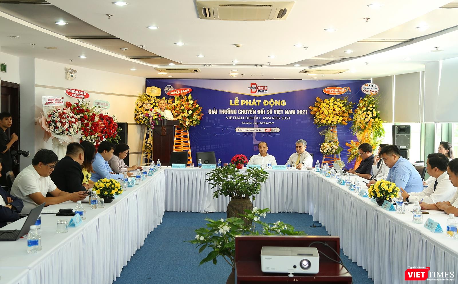 Lãnh đạo TP Đà Nẵng tham dự Lễ phát động Giải thưởng Chuyển đổi số Việt Nam năm 2021 tại địa phương Lãnh đạo TP Đà Nẵng tham dự Lễ phát động Giải thưởng Chuyển đổi số Việt Nam năm 2021 tại địa phương