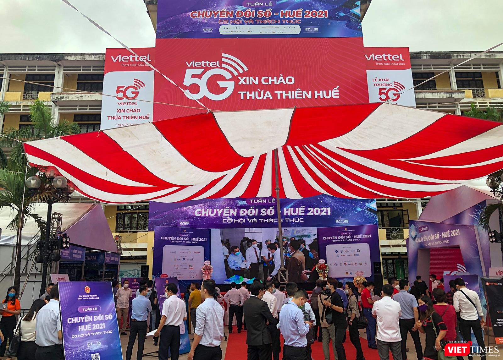 Không gian trưng bày Tuần lễ Chuyển đổi số - Huế 2021 Không gian trưng bày Tuần lễ Chuyển đổi số - Huế 2021