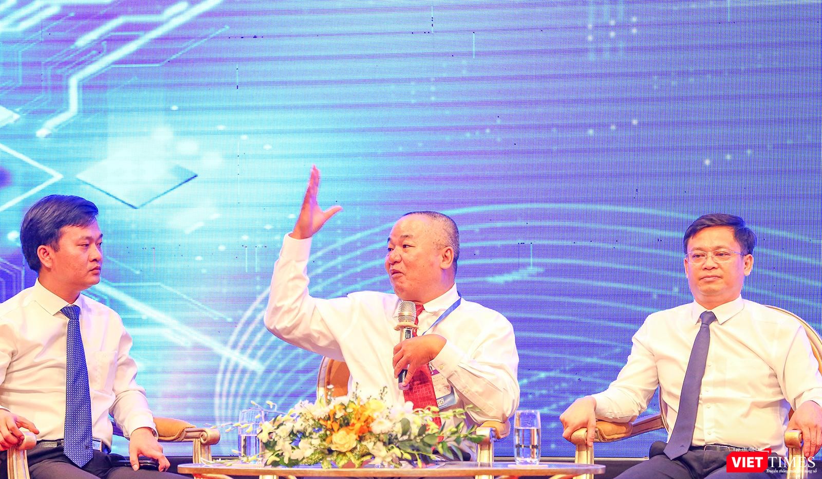 Ông Phí Anh Tuấn – Hiệp hội Tin học TP HCM chia sẻ tại toạ đàm Ông Phí Anh Tuấn – Hiệp hội Tin học TP HCM chia sẻ tại toạ đàm