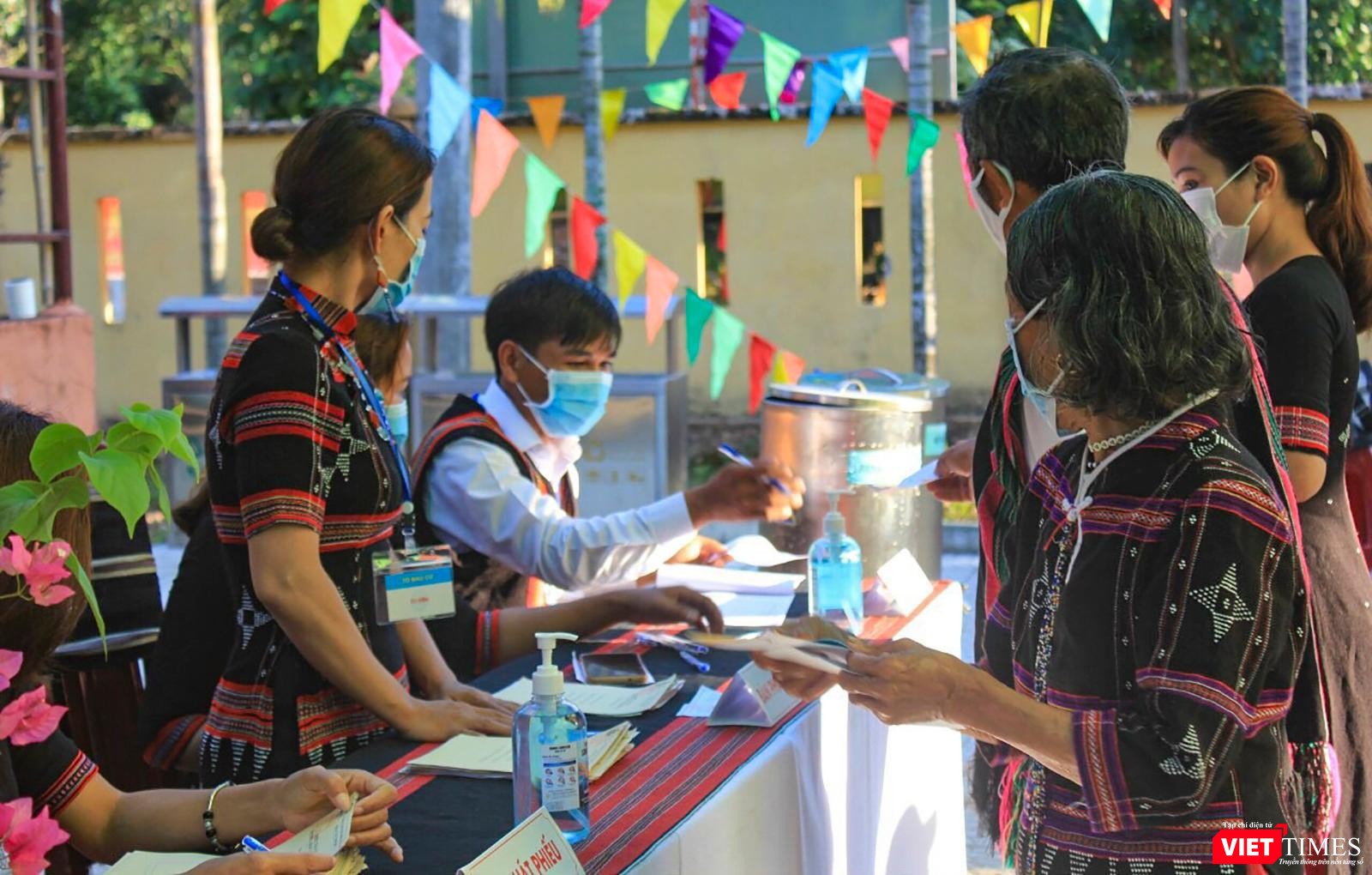 Lựa chọn người đại diện cho tiếng nói của mình (ảnh Thy Phượng)