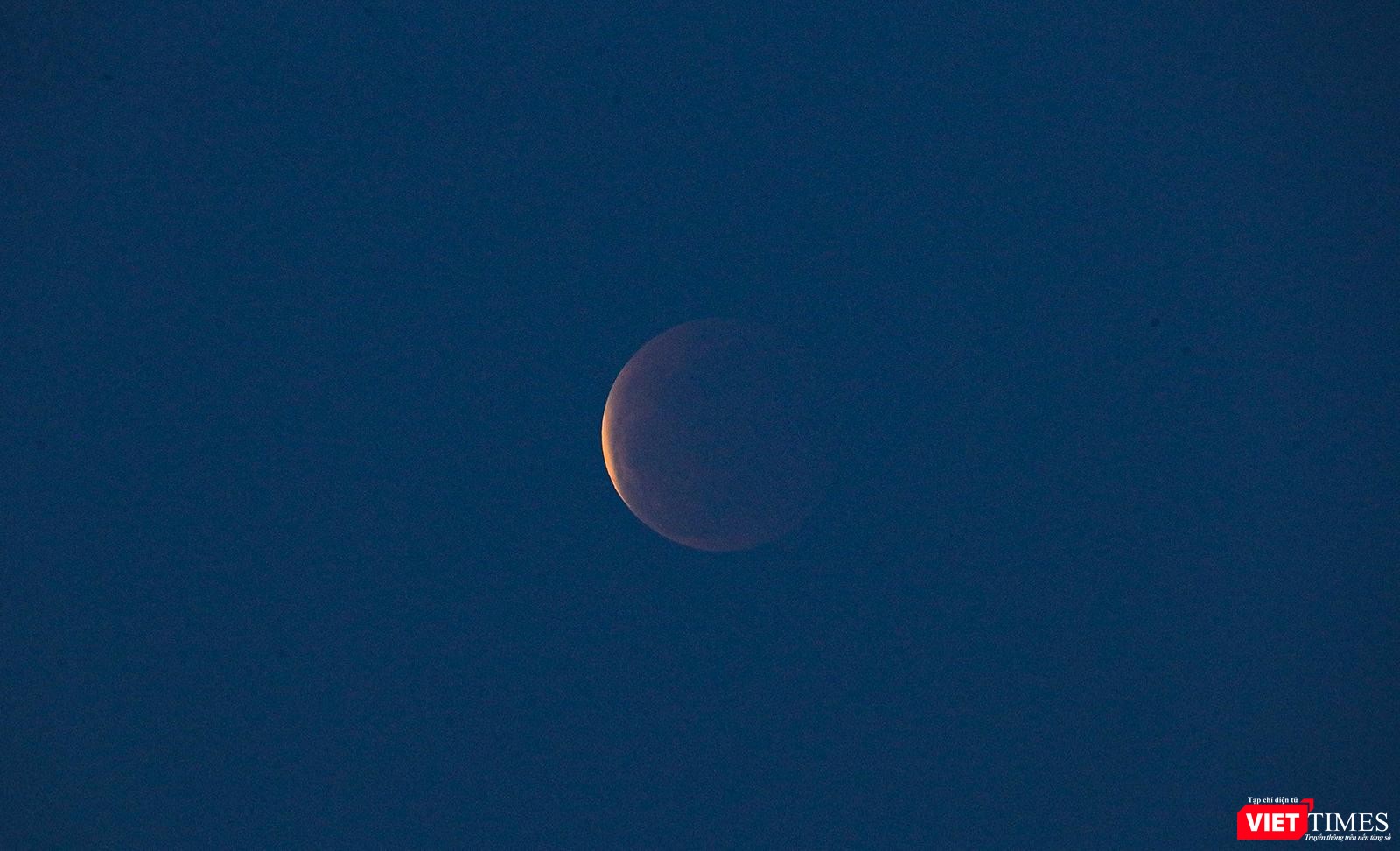 Hiện tượng Nguyệt thực bắt đầu từ 18h15