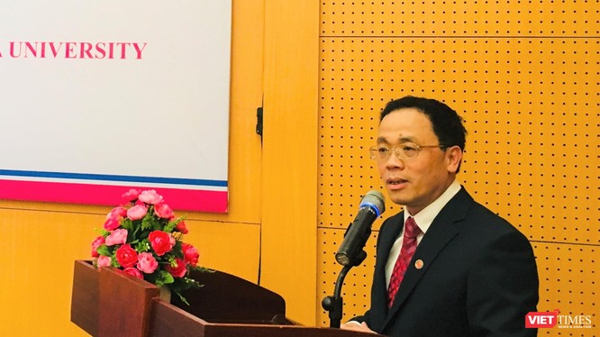GS. Tạ Thành Văn - Hiệu trưởng Trường Đại học Y Hà Nội phát biểu tại buổi lễ